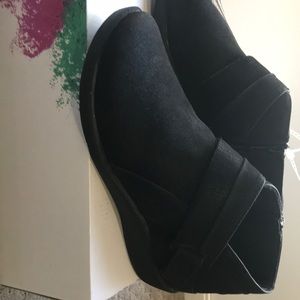 Cloundsteppers- Clark Sillian Rani Ankle Boot